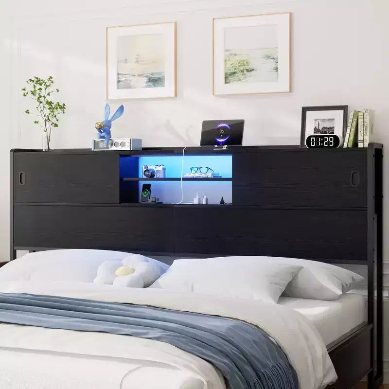 Testata Letto Piattaforma in Metallo Nero con Luci LED, Contenitore e Stazione di Ricarica, Misura Matrimoniale/Queen