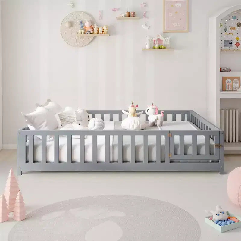 Letto a pavimento per bambini, completo, con porta e sponde, grigio/naturale, per 1 bambino
