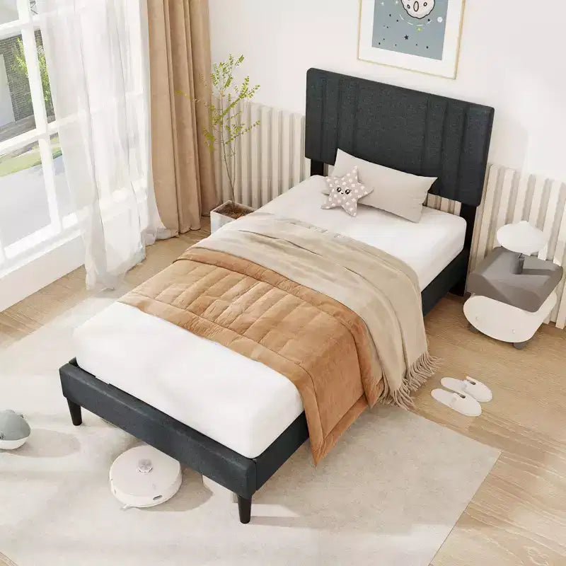 Letto a piattaforma imbottito grigio con testiera trapuntata, Twin/Full/Queen, 1 persona