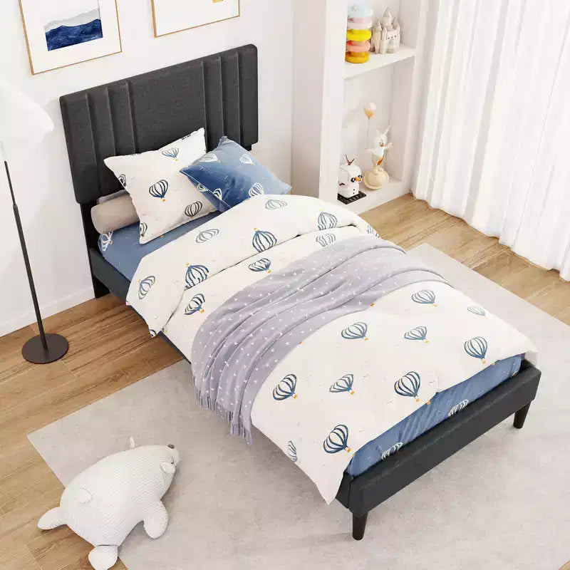 Letto a piattaforma imbottito grigio con testiera trapuntata, Twin/Full/Queen, 1 persona